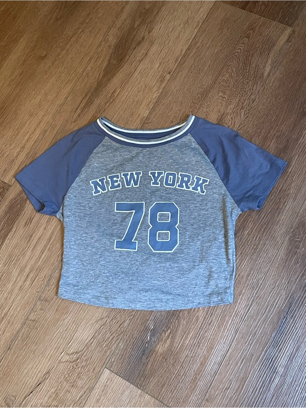 Colsie Blue and Gray Raglan 'New York 78' Graphic Crop Top